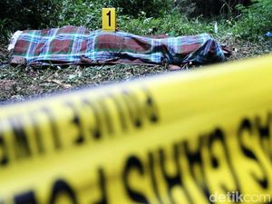 Mayat Korban Penganiayaan Terkapar di Semak Belukar Mayat Korban Penganiayaan Terkapar di Semak Belukar