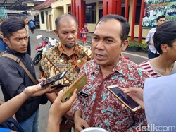 Atasi Kecanduan Gadget Anak Bungsunya, Wawali Cimahi Beri Kelinci