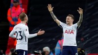 Beginilah ekspresi kegembiraan Trippier usai umpan silangnya diselesaikan oleh Jones. (Foto: Eddie Keogh/Reuters)
