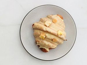 Di Sini Anda Bisa Mencicip Croissant Rasa Baru, Banana Pudding Croissant! Di Sini Anda Bisa Mencicip Croissant Rasa Baru, Banana Pudding Croissant!