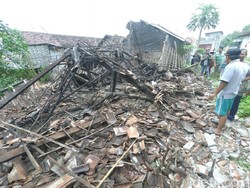 Puting Beliung di Jombang, 2 Rumah Ambruk dan 3 Lainnya Rusak