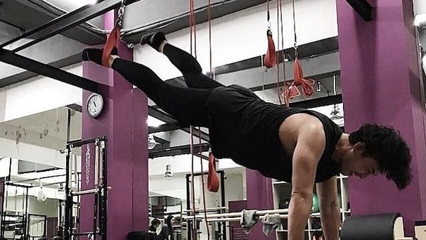 Lama Tak Terlihat, Penampilan Dave Hendrik Makin Fresh Berkat Pilates