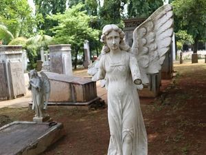 Ini Pemakaman di Jakarta yang Tidak Angker