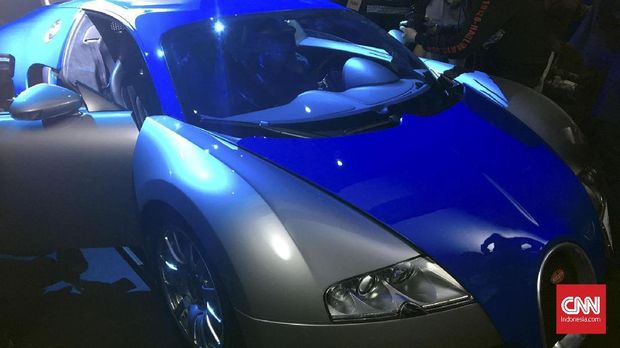 Bugatti Veyron punya kecepatan maksimal mencapai 408 kilometer per jam.