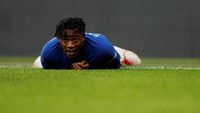8. Michy Batshuayi diboyong Chelsea dari Marseille seharga 33,2 juta pound sterling di awal musim 2016/2017. Jadi surplus dan dipinjamkan ke Dortmund pada Januari 2018, Batshuayi kini kabarnya juga akan kembali dipinjamkan ke Valencia. (Foto: John Sibley /Action Images via Reuters)