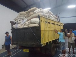 Bea Cukai Jatim Gerebek Gudang Tembakau, 528 Karung Disita Petugas