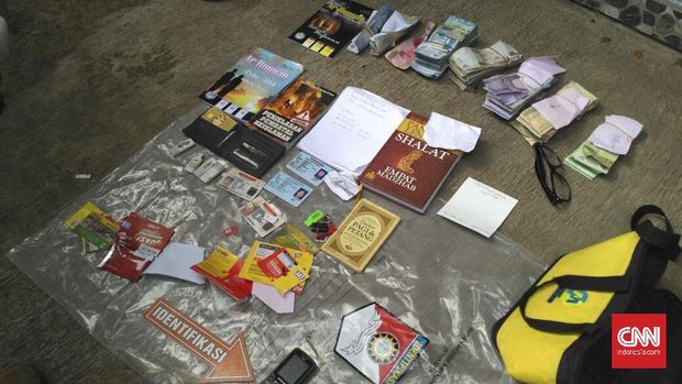 Diduga Teroris, Agung Ditangkap Densus di Toko Sembako