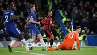 Chelsea kebobolan setelah Bournemouth mencetak gol lewat sepakan Callum Wilson di menit ke-51. Junior Stanislas kemudian menggandakan keunggulan Bournemouth di menit ke-64. Foto: David Klein/Reuters