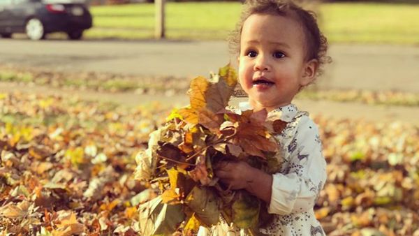 Foto-foto Menggemaskan Baby Luna, Putri John Legend