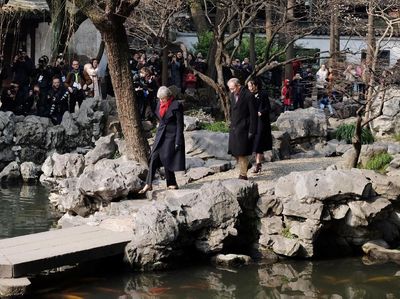 Foto: Saat PM Inggris Nikmati Taman Yu Yuan di Shanghai