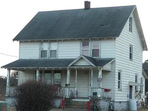 Paksa 3 Anak Makan Kotoran Anjing, Pasangan Sejenis Ditangkap di AS