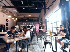 Kafe Populer Ini Punya Magic Lemonade dan Frakeshake yang Trendy