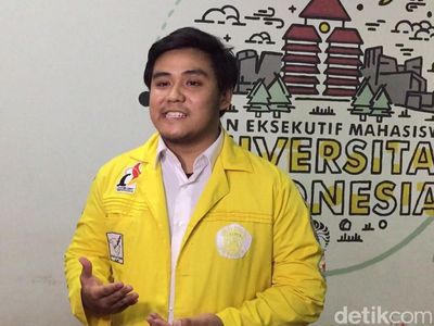 Foto: Zaadit Taqwa, Ketua BEM UI Pemberi Kartu Kuning ke Jokowi