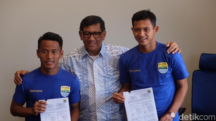 Persib Resmi Datangkan Muchlis Hadi Ning dan Gozali Siregar