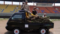 Menurutnya rumput itu tidak akan mati karena dicabut sampai akarnya.