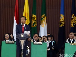 Jokowi: Ada Pasar Online, Supermarket Tunggang Langgang