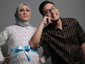 Demi Temani Nycta Gina Lahiran, Rizky Kinos Tunda Syuting saat di Bandung