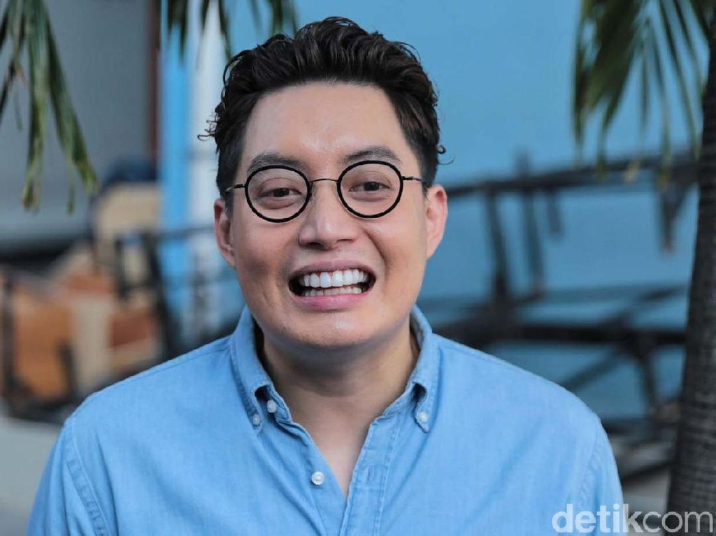 Luna Maya Dikabarkan Putus, Ini Kata Edric Tjandra Luna Maya Dikabarkan Putus, Ini Kata Edric Tjandra