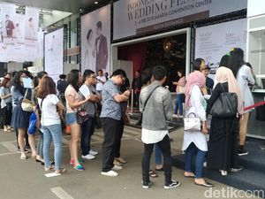 Ratusan Anak Muda Antre Pameran Pernikahan di JCC Senayan