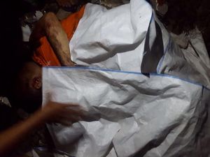 Main HP di Pinggir Rel, Jimmy Tewas Terserempet Kereta di Matraman