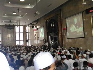 Tablig Akbar Di Sunda Kelapa, Ustaz Somad Ceramah soal Iman