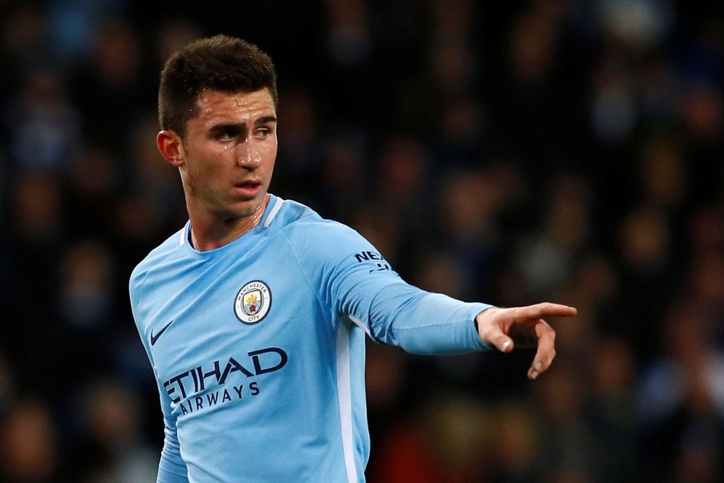 Pemain Man City Yang Positif Corona Digoda Wanita Ini Reaksinya