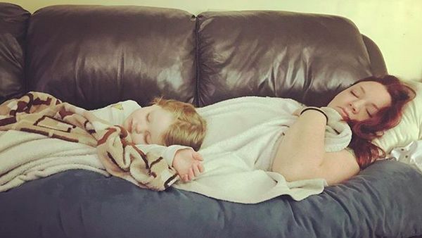 Niatnya Temani Anak Tidur, Eh Bunda Jadi Ikutan Terlelap