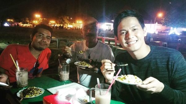 Intip 10 Gaya Keren Andi Arsyil Saat Makan Kacang Rebus hingga Duren