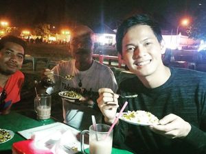Intip 10 Gaya Keren Andi Arsyil Saat Makan Kacang Rebus hingga Duren