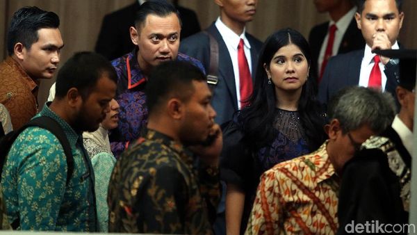 Foto: AHY dan Annisa Pohan Tampil Kompak di Dies Natalis UI