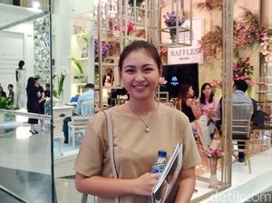 Cewek-cewek Cantik Ini Cari Perlengkapan Nikah, Kamu Kapan?