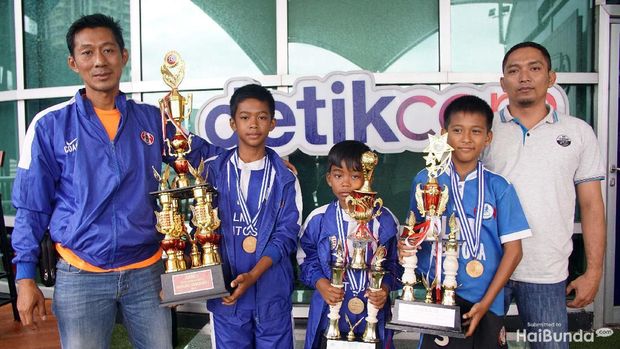 Impian Anak-anak Nelayan untuk Jadi Pemain Timnas Sepakbola