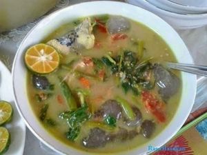 Makanan Khas Sulawesi Selatan dari Sagu: Kapurung Asal Luwu Raya Makanan Khas Sulawesi Selatan dari Sagu: Kapurung Asal Luwu Raya