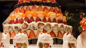 Kalau Cake Sudah Terlalu Biasa, Rayakan Ulang Tahun dengan Sushi Cake