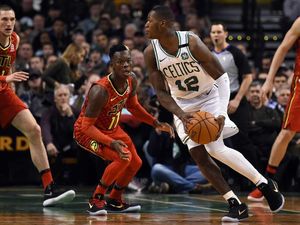 Pelapis Irving Kembali Bersinar, Celtics Hajar Hawks