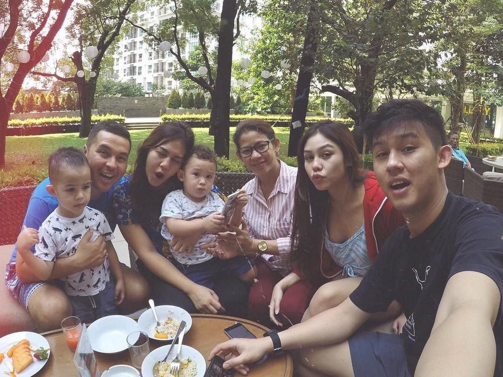 Serunya Pesta BBQ Sissy Prescillia Bareng Vanesha Prescilla dan Jevin Julian Serunya Pesta BBQ Sissy Prescillia Bareng Vanesha Prescilla dan Jevin Julian