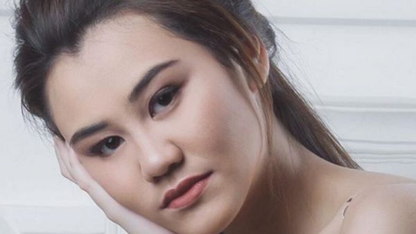 Sambut Petang dengan Senyum Manis Aaliyah Massaid yang Makin Dewasa