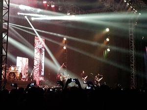 Obati Rindu Arek Suroboyo, Padi Persembahkan Mahadewi untuk Risma