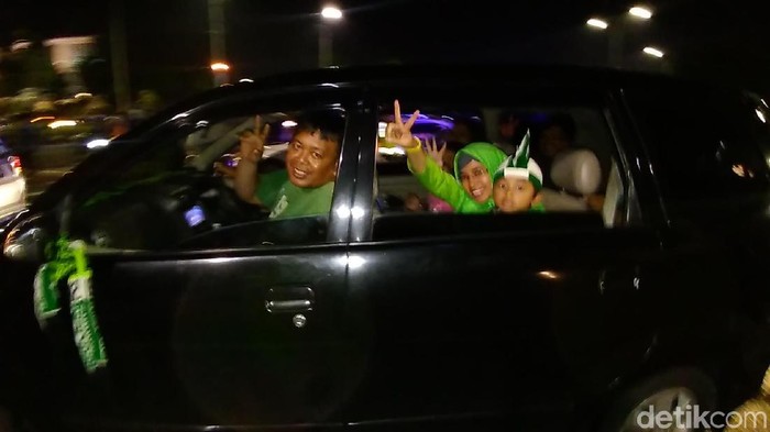 Berangkat ke Solo, Bonek Dapat Pengawalan Khusus