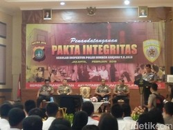 Pengawas dan Peserta Sekolah Inspektur Polisi Teken Pakta Integritas