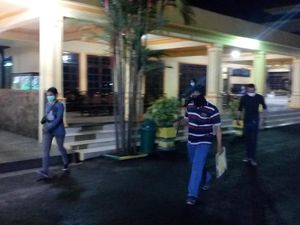 Pasca OTT, KPK Geledah Rumah Dinas Bupati Jombang Pasca OTT, KPK Geledah Rumah Dinas Bupati Jombang