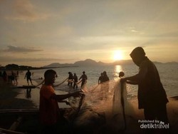 Sunset Memikat Pantai Kampung Jawa Tapi di Aceh
