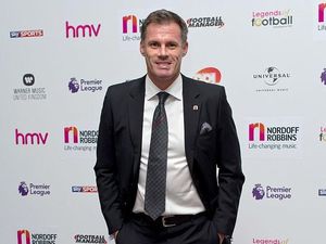 Istri Mantan Pemain Liverpool Jamie Carragher Positif Corona