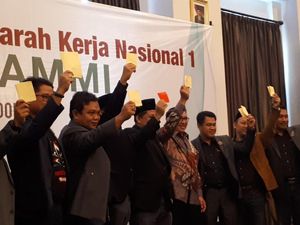 Video: Acara Alumni KAMMI, Fahri Acungkan Kartu Merah untuk Jokowi