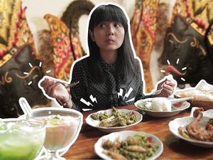 Pertarungan Ayam Setan vs Ayam Wewe di Warung MJS