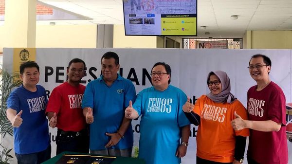 Kepala Bappenas Wakili FEB UI 1985 Beri Sumbangan Ruang