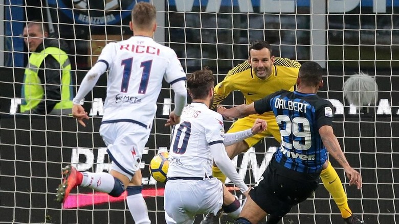 Puasa Kemenangan Inter Berlanjut Usai Ditahan Crotone Puasa Kemenangan Inter Berlanjut Usai Ditahan Crotone