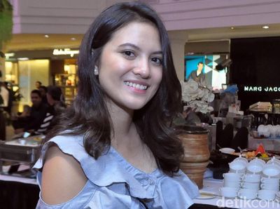 Lihat Senyum Marsha Aruan Biar Semangat di Minggu Mendung Begini