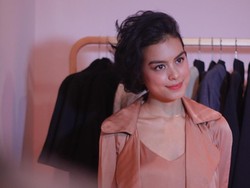 Sambut Valentine, Eva Celia Berkolaborasi Buat Koleksi Baju Hingga Lip Stain