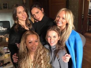 Mel B Pastikan Spice Girls Bakal Reuni Tahun Ini Mel B Pastikan Spice Girls Bakal Reuni Tahun Ini